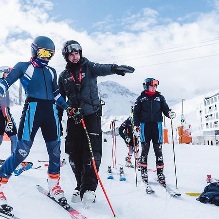 Apex2100 International Ski Academy Тин Екстериор снимка