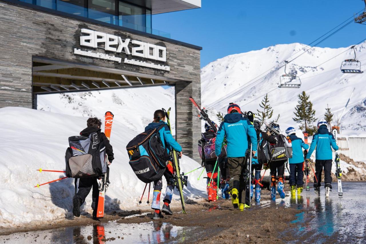 Apex2100 International Ski Academy Тин Екстериор снимка